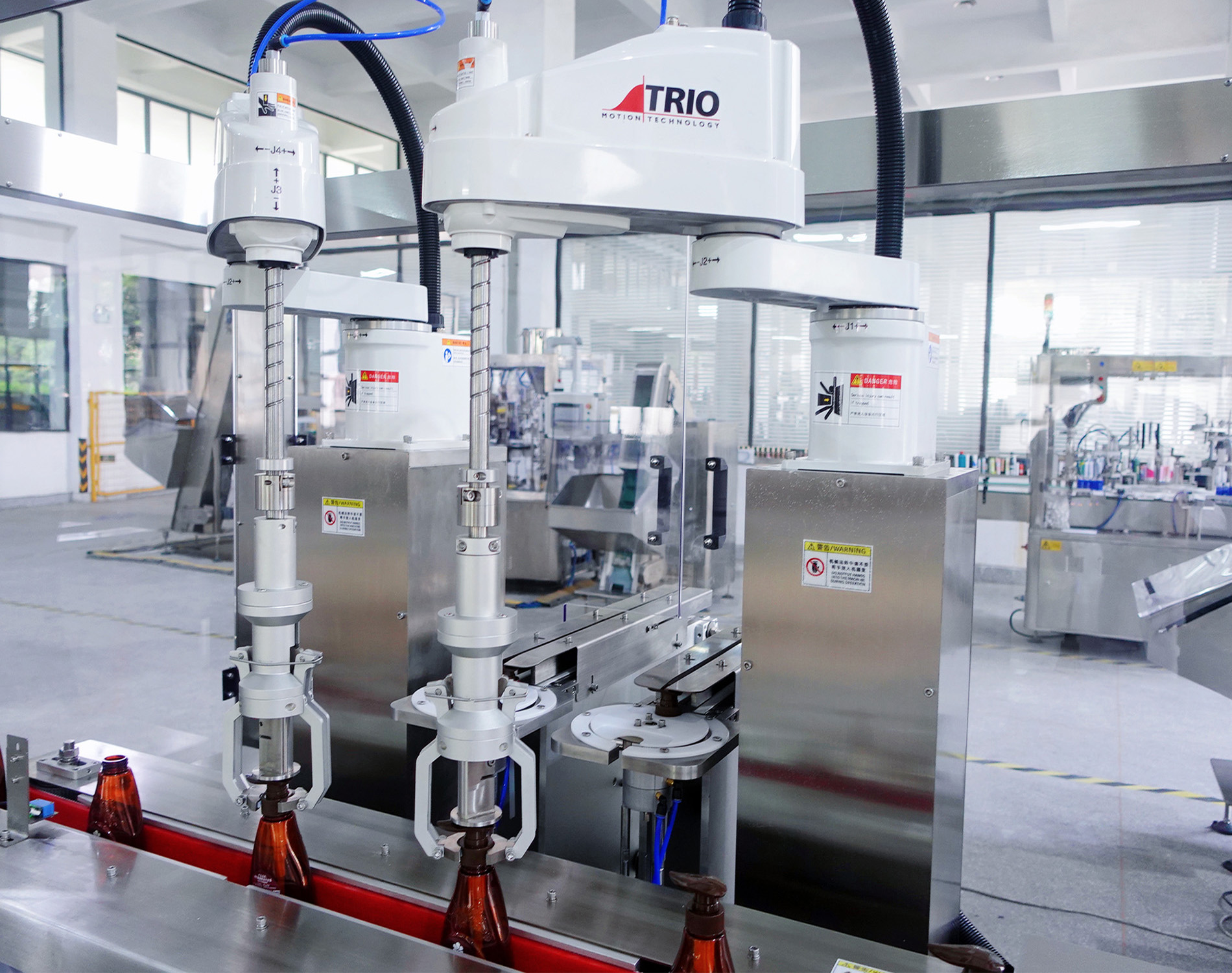 RGA-DTG90 Automatic Tracking Servo Filling and Robotic arm capping line
